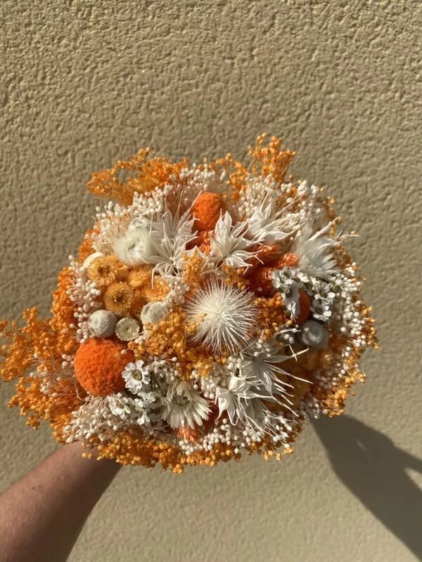 Bouquet de fleurs séchée orange et blanc