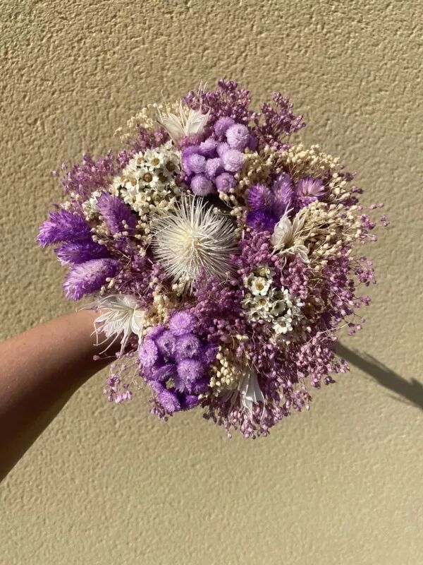 Bouquet de fleurs séchées violet et blanc