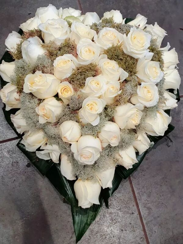 Coeur de rose blanche